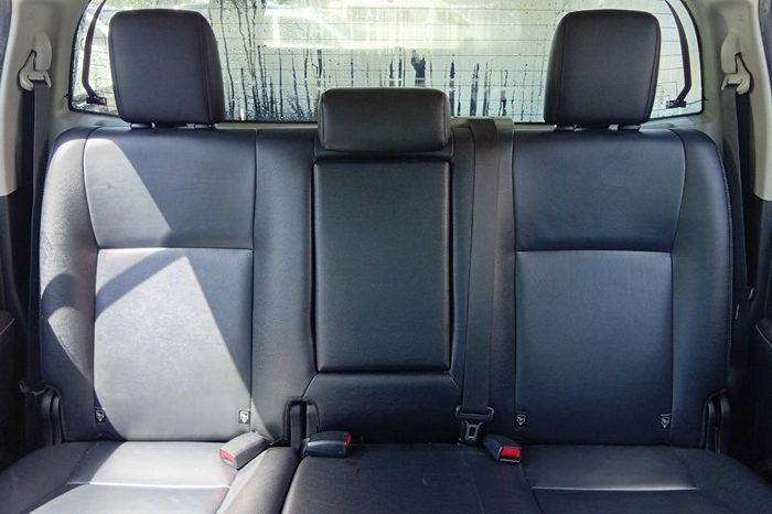 REVO PRE 2020 2.4 HIGHT AT DOUBLE CAB SILVER  4062 full