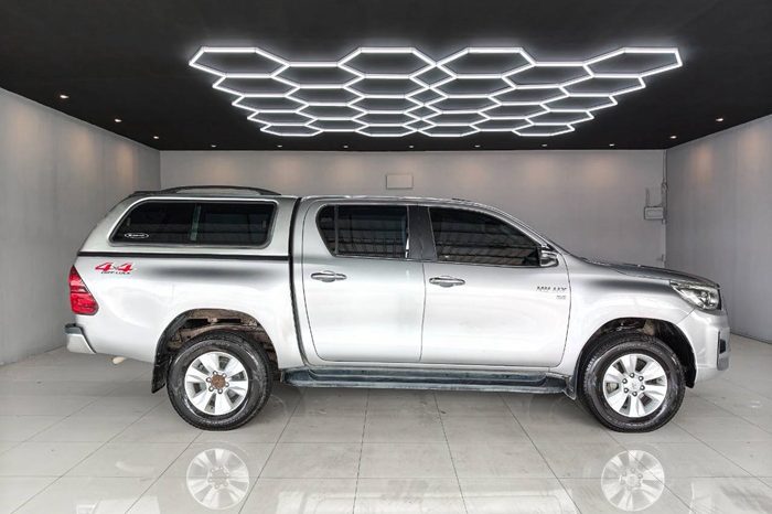 REVO 4WD 2019 2.8G AT DOUBLE CAB SILVER  2363 full