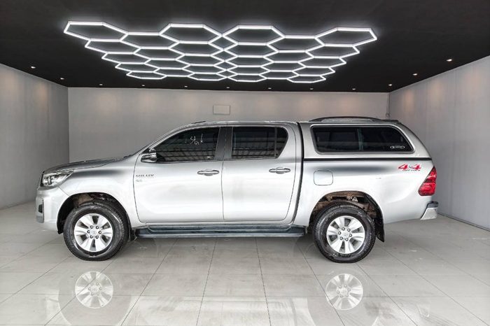 REVO 4WD 2019 2.8G AT DOUBLE CAB SILVER  2363 full