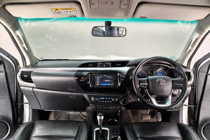 REVO 4WD 2019 2.8G AT DOUBLE CAB SILVER  2363 full