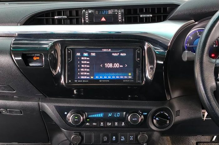 REVO 4WD 2019 2.8G AT DOUBLE CAB SILVER  2363 full