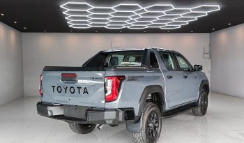 TRAVO OVERLAND PLUS 4WD 2026 2.8 AT DOUBLE CAB GREY  25611 full