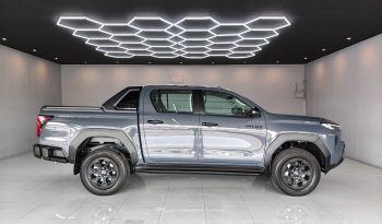 TRAVO OVERLAND PLUS 4WD 2026 2.8 AT DOUBLE CAB GREY  25611 full