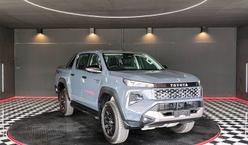 TRAVO OVERLAND PLUS 4WD 2026 2.8 AT DOUBLE CAB GREY  25451 full