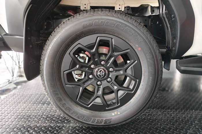TRAVO OVERLAND PLUS 4WD 2026 2.8 AT DOUBLE CAB WHITE  24794 full