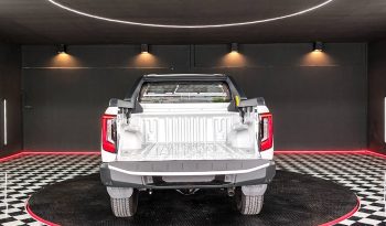 TRAVO OVERLAND PLUS 4WD 2026 2.8 AT DOUBLE CAB WHITE  24794 full
