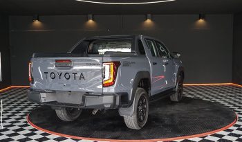 TRAVO OVERLAND PLUS 4WD 2026 2.8 AT DOUBLE CAB GREY  25370 full