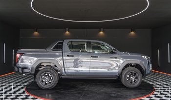 TRAVO OVERLAND PLUS 4WD 2026 2.8 AT DOUBLE CAB GREY  25370 full