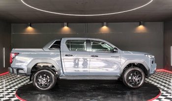 TRAVO OVERLAND PLUS 4WD 2026 2.8 AT DOUBLE CAB GREY  23649 full