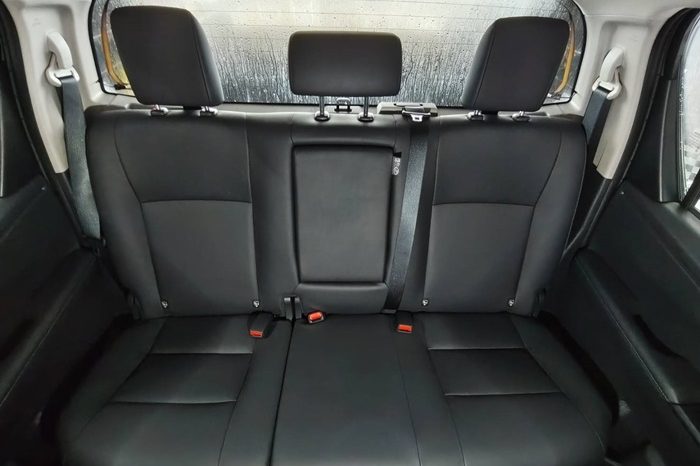 TRAVO OVERLAND PLUS 4WD 2026 2.8 AT DOUBLE CAB GREY  23529 full