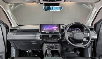 TRAVO OVERLAND PLUS 4WD 2026 2.8 AT DOUBLE CAB GREY  23529 full