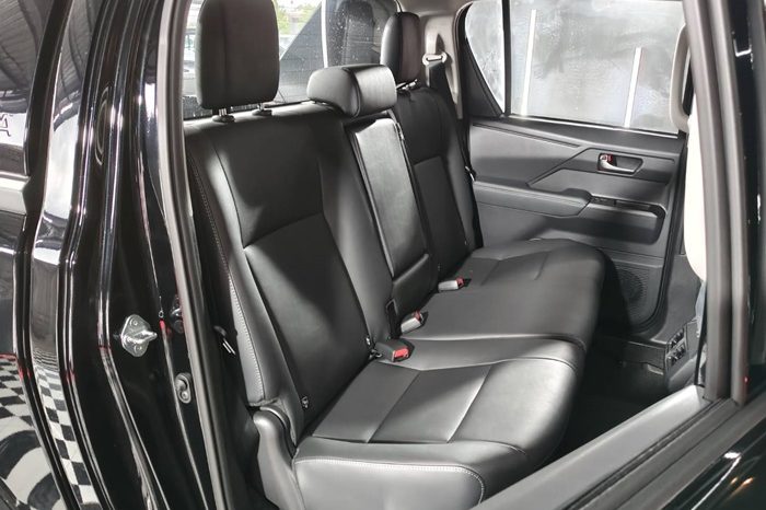 TRAVO OVERLAND PLUS 4WD 2026 2.8 AT DOUBLE CAB BLACK  24728 full