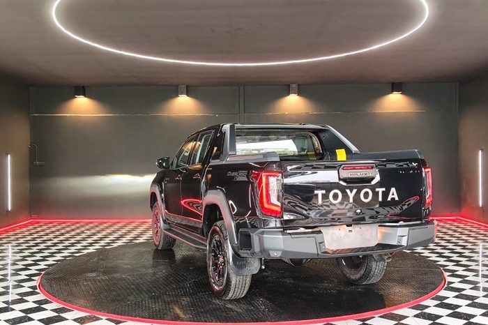 TRAVO OVERLAND PLUS 4WD 2026 2.8 AT DOUBLE CAB BLACK  24728 full