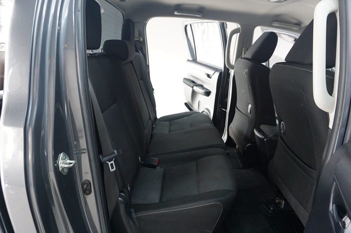 REVO PRE 2019 2.4E AT DOUBLE CAB DARK GREY  2658 full