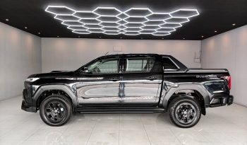 TRAVO OVERLAND PLUS 4WD 2025 2.8 AT DOUBLE CAB BLACK  20733 full