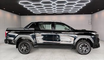 TRAVO OVERLAND PLUS 4WD 2025 2.8 AT DOUBLE CAB BLACK  20733 full