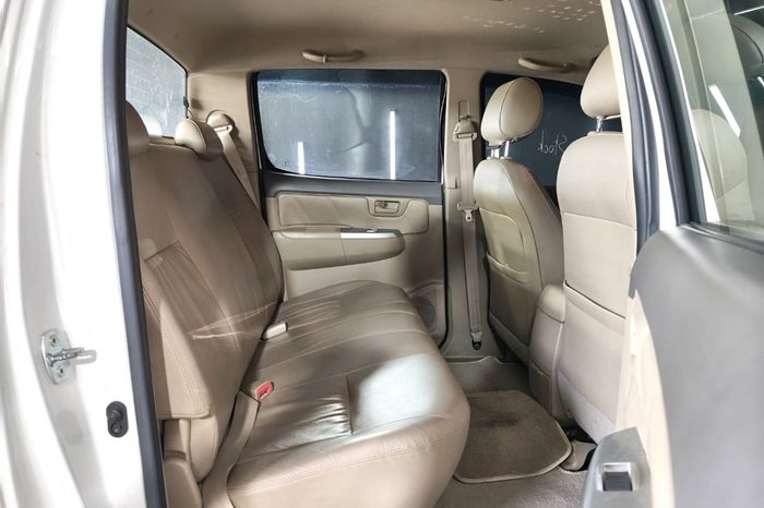 VIGO 4WD 2012 3.0G AT DOUBLE CAB WHITE  6506 full