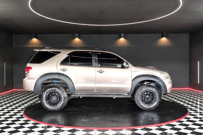 TOYOTA 4WD 2007 3.0V AT FORTUNER BROWN  8810 full
