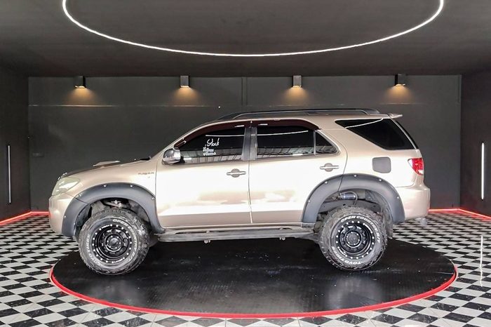 TOYOTA 4WD 2007 3.0V AT FORTUNER BROWN  8810 full
