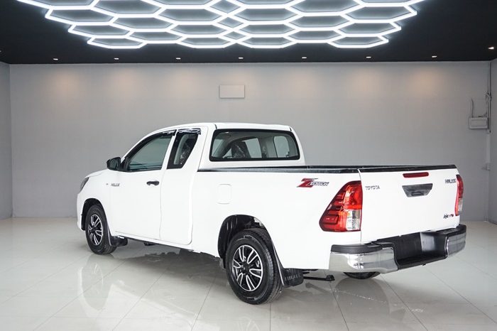 REVO 2WD 2019 2.4J MT SMART CAB WHITE  428 full
