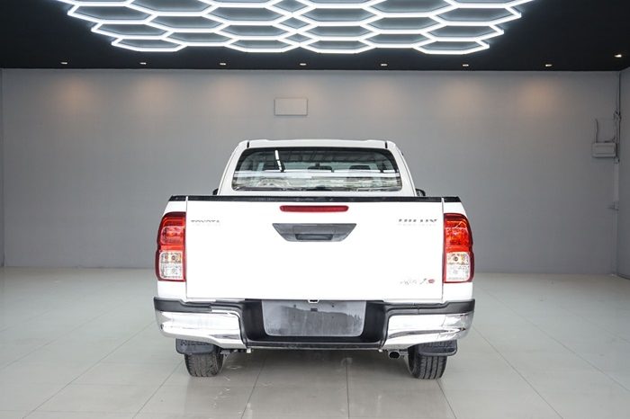 REVO 2WD 2019 2.4J MT SMART CAB WHITE  428 full