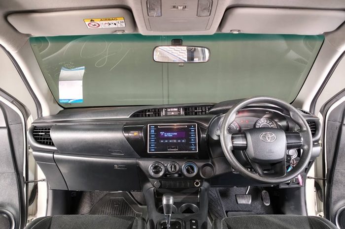REVO 2WD 2019 2.4 AT DOUBLE CAB WHITE  1801 full