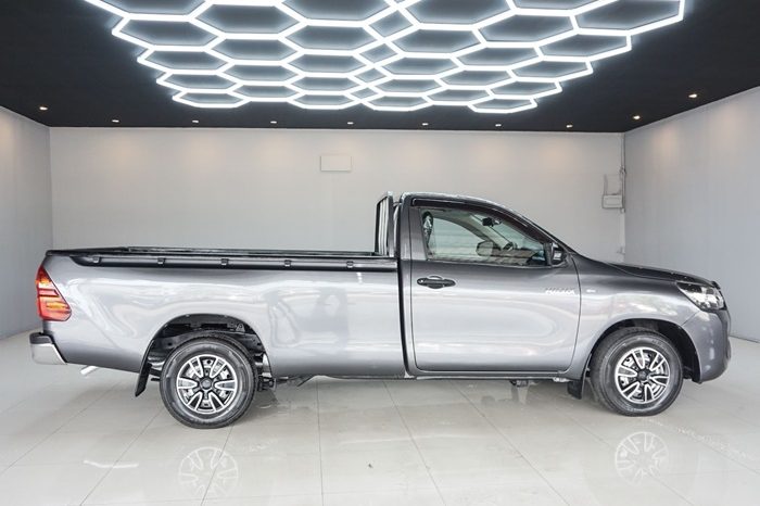 REVO 2WD 2021 2.4 ENTRY MT STANDARD DARK GREY  8218 full