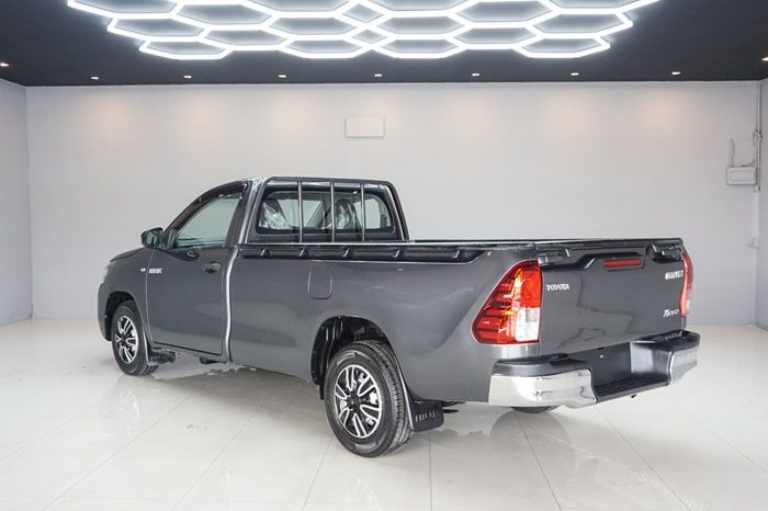 REVO 2WD 2021 2.4 ENTRY MT STANDARD DARK GREY  8218 full