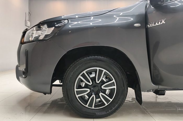 REVO 2WD 2021 2.4 ENTRY MT STANDARD DARK GREY  8218 full
