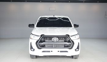 REVO 2WD 2021 2.4 ENTRY MT STANDARD WHITE  339 full