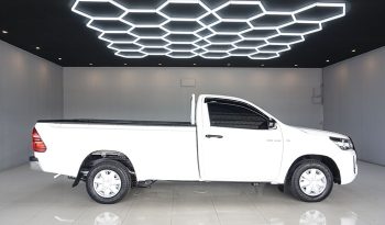 REVO 2WD 2021 2.4 ENTRY MT STANDARD WHITE  339 full