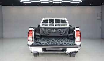 REVO 2WD 2021 2.4 ENTRY MT STANDARD WHITE  339 full