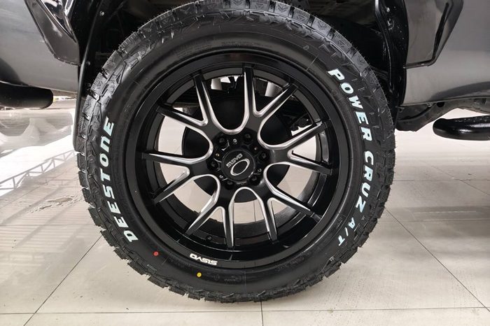 REVO 4WD 2017 2.4J AT SMART CAB DARK GREY  8618 full