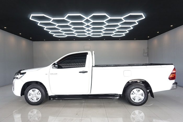 REVO 2WD 2021 2.4J MT STANDARD WHITE  1800 full