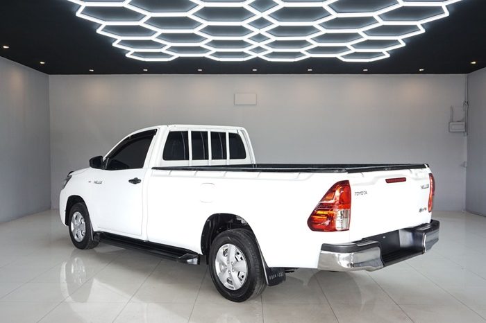 REVO 2WD 2021 2.4J MT STANDARD WHITE  1800 full