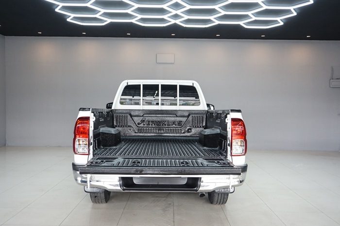 REVO 2WD 2021 2.4J MT STANDARD WHITE  1800 full