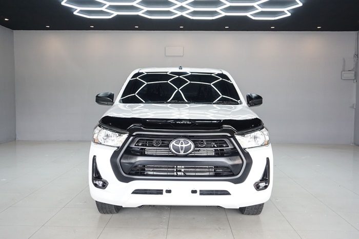REVO 2WD 2021 2.4J MT STANDARD WHITE  1800 full