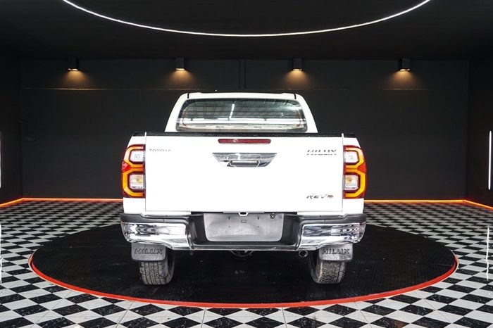 REVO PRE 2020 2.4 MID AT DOUBLE CAB WHITE  8013 full