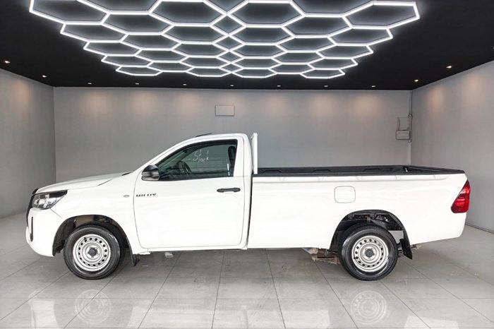 REVO 2WD 2021 2.4 ENTRY MT STANDARD WHITE  2219 full