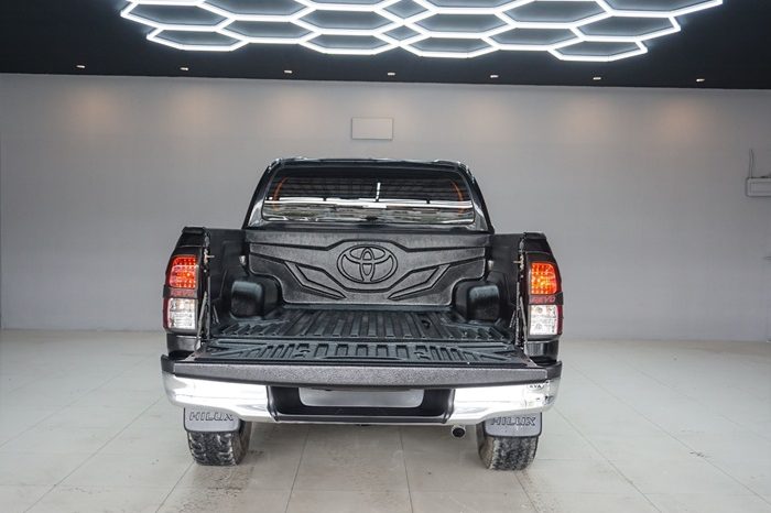REVO PRE 2019 2.4E AT DOUBLE CAB BLACK  7660 full