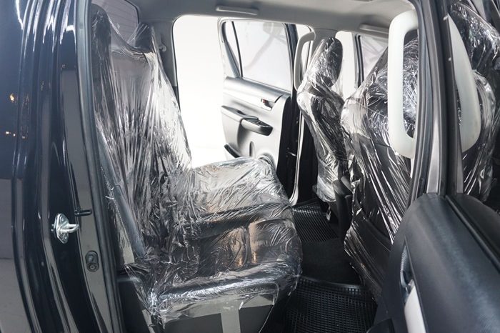 REVO PRE 2019 2.4E AT DOUBLE CAB BLACK  7660 full