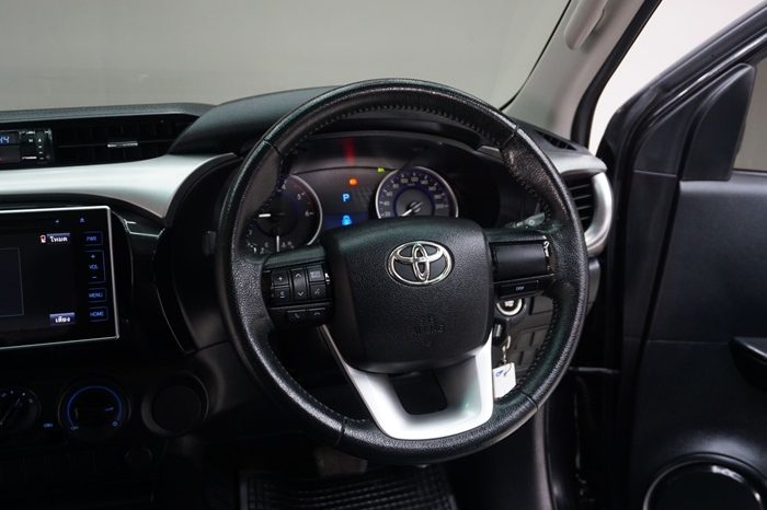 REVO PRE 2019 2.4E AT DOUBLE CAB BLACK  7660 full