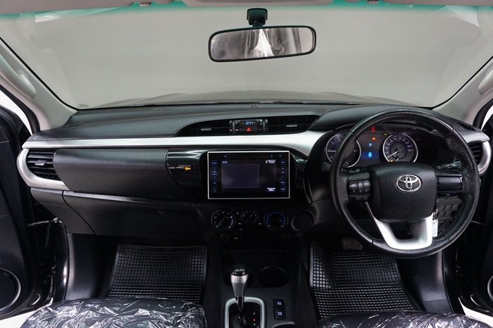 REVO PRE 2019 2.4E AT DOUBLE CAB BLACK  7660 full