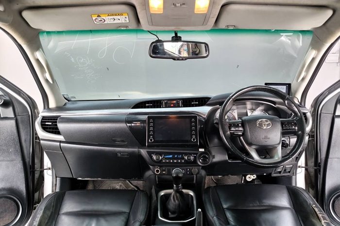 REVO 4WD 2020 2.8 HIGHT AT DOUBLE CAB SILVER  5871 full