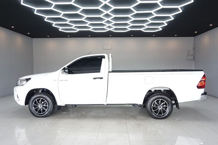 REVO 2WD 2020 2.4J MT STANDARD WHITE  2426 full