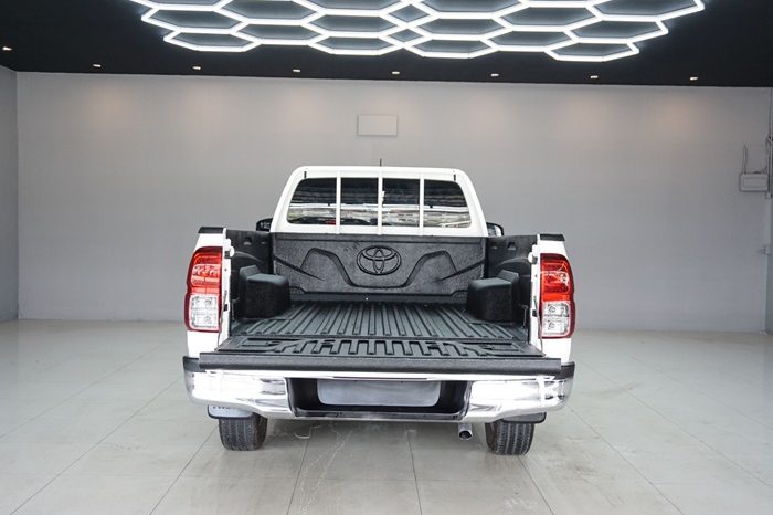 REVO 2WD 2020 2.4J MT STANDARD WHITE  2426 full