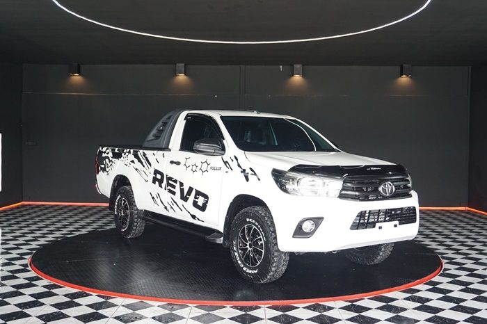 REVO 2WD 2020 2.4J MT STANDARD WHITE  6542 full