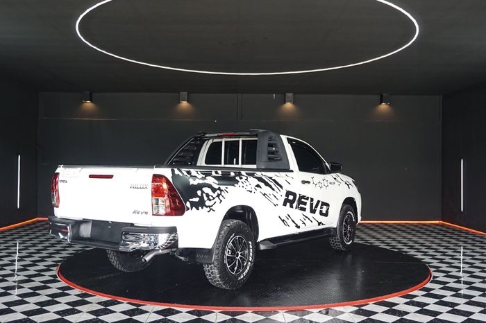 REVO 2WD 2020 2.4J MT STANDARD WHITE  6542 full