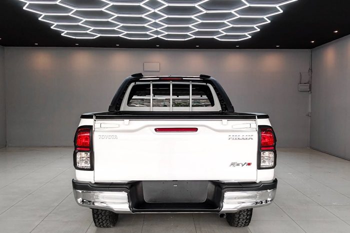 REVO 2WD 2022 2.4J MT STANDARD WHITE  1743 full