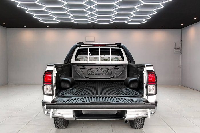 REVO 2WD 2022 2.4J MT STANDARD WHITE  1743 full